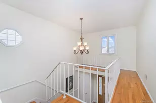 36 Ashwood Ct, New York, NY 10308 - Photo 12