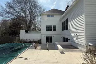 323 Division St, Sag Harbor, NY 11963 - Photo 16