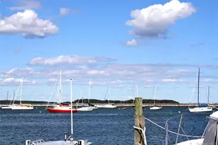 323 Division St, Sag Harbor, NY 11963 - Photo 18