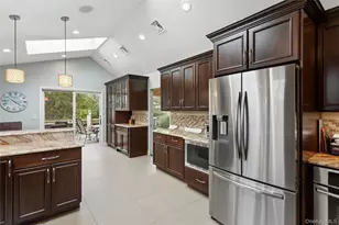 230 Richards Ln, Hewlett, NY 11557 - Photo 18