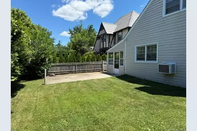 283 Princeton Road, Rockville Centre, NY 11570 - Photo 30