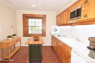 283 Princeton Rd, Rockville Centre, NY 11570 - Photo 14