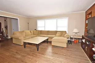 283 Princeton Rd, Rockville Centre, NY 11570 - Photo 2