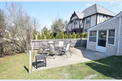 283 Princeton Road, Rockville Centre, NY 11570 - Photo 20
