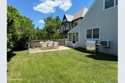 283 Princeton Road, Rockville Centre, NY 11570 - Photo 32
