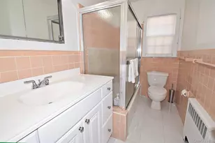 283 Princeton Rd, Rockville Centre, NY 11570 - Photo 14