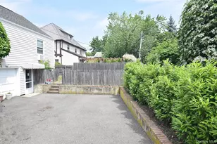 283 Princeton Rd, Rockville Centre, NY 11570 - Photo 28