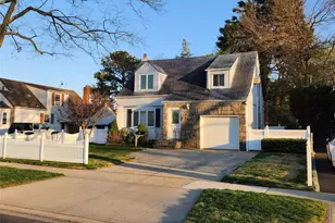 142 Morris Pkwy, Valley Stream, NY 11580 - Photo 2