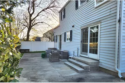 142 Morris Parkway, Valley Stream, NY 11580 - Photo 30
