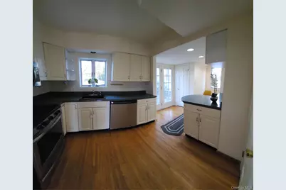 142 Morris Parkway, Valley Stream, NY 11580 - Photo 14