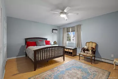 28 Cherokee Avenue, West Islip, NY 11795 - Photo 14