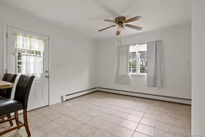 28 Cherokee Avenue, West Islip, NY 11795 - Photo 22