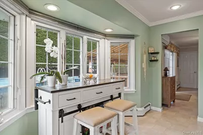 28 Cherokee Avenue, West Islip, NY 11795 - Photo 10