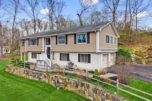 47 Stonehouse Rd, Somers, NY 10589 - Photo 2