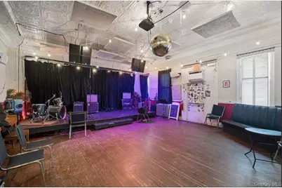 552 Grandview Avenue, Ridgewood, NY 11385 - Photo 16