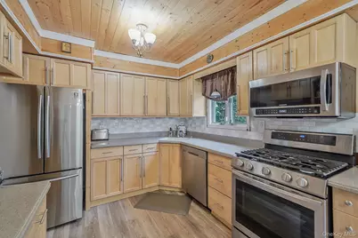 19 Laurel Street, Centereach, NY 11720 - Photo 14