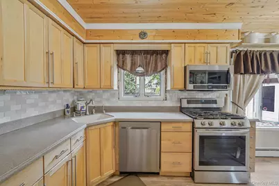 19 Laurel Street, Centereach, NY 11720 - Photo 16
