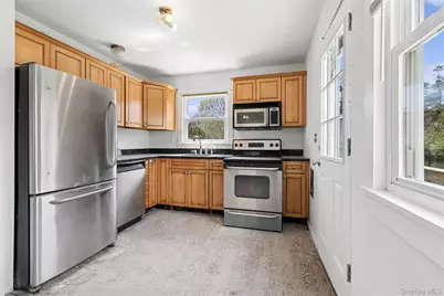 56 Inlet Road W, Hampton Bays, NY 11946 - Photo 10