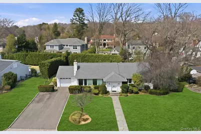 41 Highfield Lane, East Hills, NY 11577 - Photo 1
