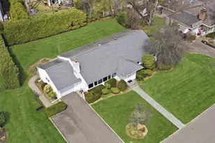 41 Highfield Ln, East Hills, NY 11577 - Photo 30