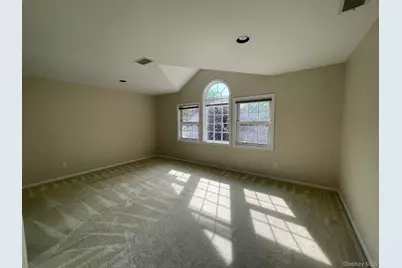 163 Doral Court, Roslyn, NY 11576 - Photo 12