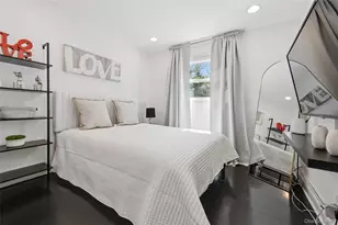 35 Elm Dr, East Hills, NY 11576 - Photo 12