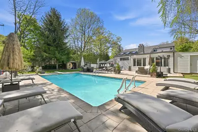 35 Elm Drive, East Hills, NY 11576 - Photo 2