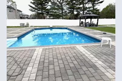 130 Cedar Drive, Bay Shore, NY 11706 - Photo 16