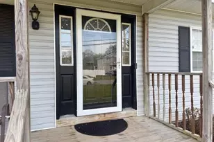 130 Cedar Dr, Bay Shore, NY 11706 - Photo 2