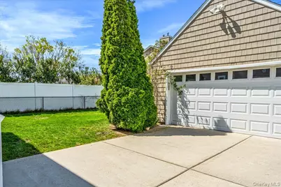 369 Yale Road, Garden City, NY 11530 - Photo 18