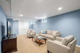 369 Yale Rd, Garden City, NY 11530 - Photo 14
