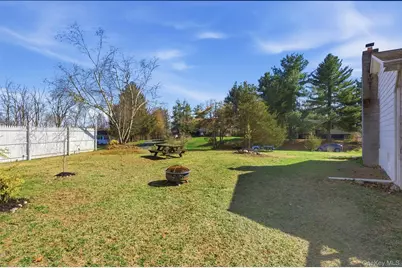 7 Woodland Circle, Hyde Park, NY 12538 - Photo 24