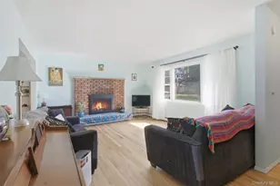 7 Woodland Cir, Hyde Park, NY 12538 - Photo 4