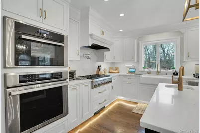 99 Village Hill Drive, Dix Hills, NY 11746 - Photo 20