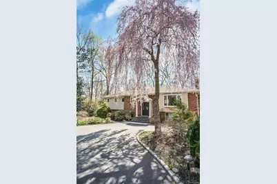 99 Village Hill Drive, Dix Hills, NY 11746 - Photo 6