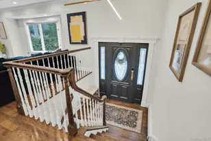 99 Village Hill Dr, Dix Hills, NY 11746 - Photo 10