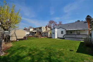 24 Linden Blvd, Hicksville, NY 11801 - Photo 28