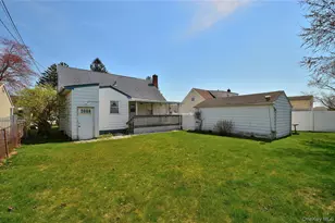 24 Linden Blvd, Hicksville, NY 11801 - Photo 26