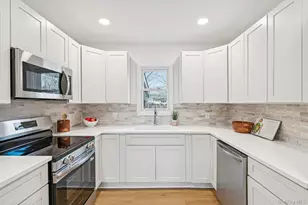 6 Nevada Ave, Medford, NY 11763 - Photo 6