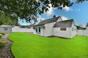 307 Blacksmith Rd, Levittown, NY 11756 - Photo 26