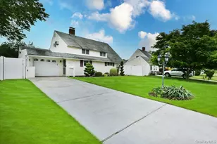 307 Blacksmith Rd, Levittown, NY 11756 - Photo 2