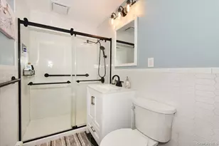 307 Blacksmith Rd, Levittown, NY 11756 - Photo 18
