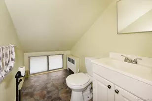 307 Blacksmith Rd, Levittown, NY 11756 - Photo 22