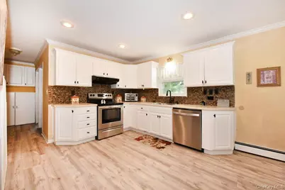 307 Blacksmith Road, Levittown, NY 11756 - Photo 14