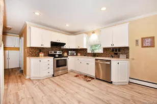 307 Blacksmith Rd, Levittown, NY 11756 - Photo 14