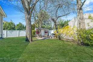 1 Ivy Ct, Centereach, NY 11720 - Photo 8