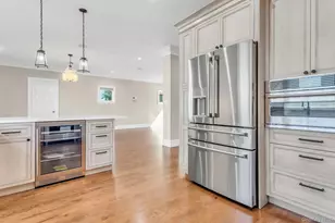 7 Bud Ct, Bayville, NY 11709 - Photo 10