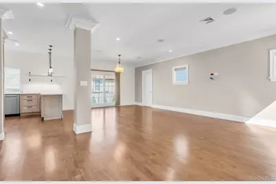 7 Bud Court, Bayville, NY 11709 - Photo 4
