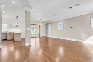 7 Bud Ct, Bayville, NY 11709 - Photo 4