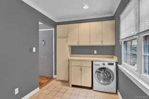 311 Mariners Way, Copiague, NY 11726 - Photo 10